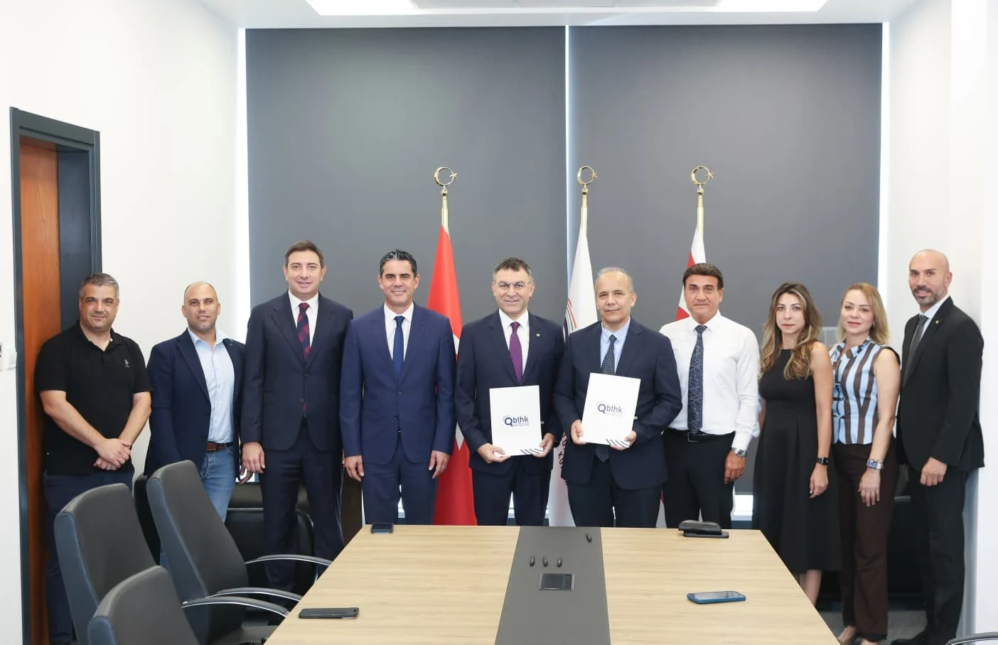 BTHK ile KKTCELL arasında imzalanan sözleşme